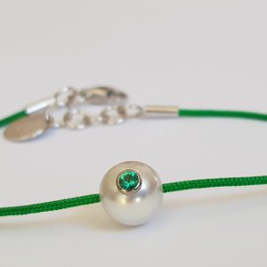 Bracelet porte bonheur Lucky Monoï + Perle de culture d'Akoya avec émeraude et or 18K - JDL Paris by Jessie Lemaire