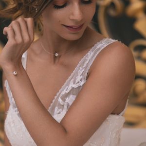 SIMPLY MONOÏ+     Bracelet perle blanche et saphir