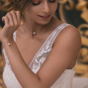 Collection Simply Monoï - JDL Paris - Perle avec saphir sur fil transparent