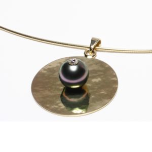 FRENCH LOOK        Collier perle de Tahiti, diamant et or