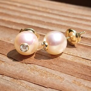 MONOÏ VIP+    Boucles d'oreilles perles d'Akoya diamants et or 18K