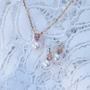 Boucles d'oreilles perles d'Akoya et saphirs roses TENDRE REVE - JDL Paris by Jessie Lemaire