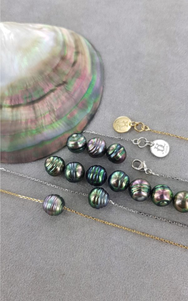 Jolie Tahiti collier perle de tahiti cerclée sur chaîne fine en or - JDL Paris