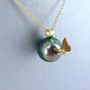 Papillon sur perle - Bijou en or et perle de Tahiti - JDL Paris