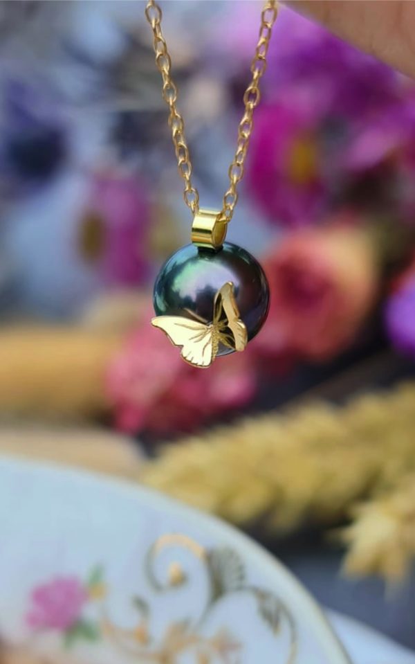 collier papillon en or sur perle de Tahiti - JDL Paris by Jessie Lemaire