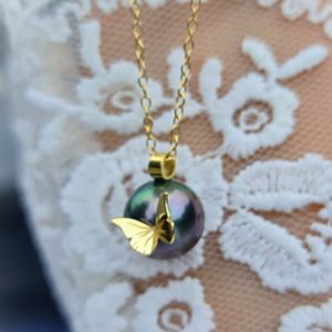 collier papillon sur perle de Tahiti en or JDL Paris by Jessie Lemaire