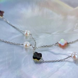 Douceur Divine - or, perles de culture et trefles en nacre - JDL Paris by Jessie Lemaire