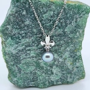 FLEUR DE LYS collier fleur de lys et perle de Tahiti