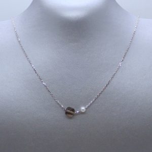 Chaine fine en or 18K, quartz fumé et perle JDL Paris by Jessie Lemaire