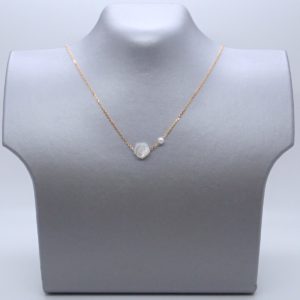 Collier en or, fleur de nacre et perle - Jessie Lemaire
