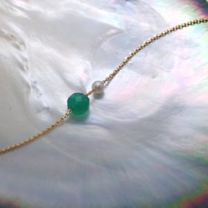 Collier fin en or 18K, agate verte et perle - JDL Paris by Jessie Lemaire
