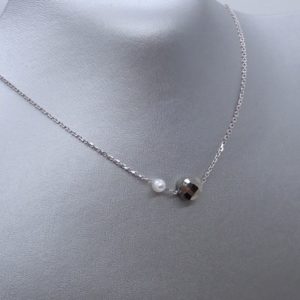 Collier fin en or avec pierre fine et perle JDL Paris by Jessie Lemaire