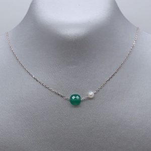 Collier fin en or blanc, agate verte et perle de culture - JDL Paris by Jessie Lemaire