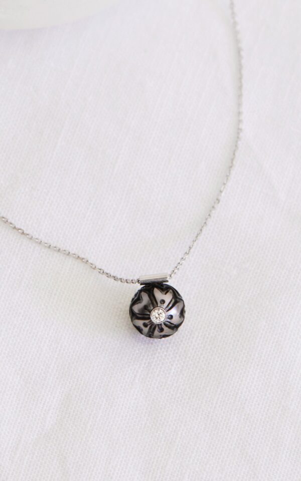 Collier perle de Tahiti incrustée d'un diamant - JDL Paris bijou créateur français